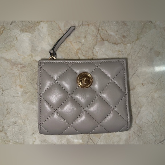 NEW Versace Quilted Lambskin Leather Medusa Wallet Full Set - Picture 4 of 12